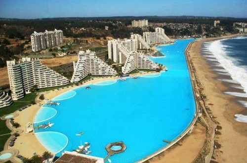 the biggest pool in the whole entire world