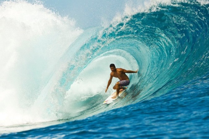 70 Stunning & Thrilling Photos For The Biggest Waves Ever Surfed