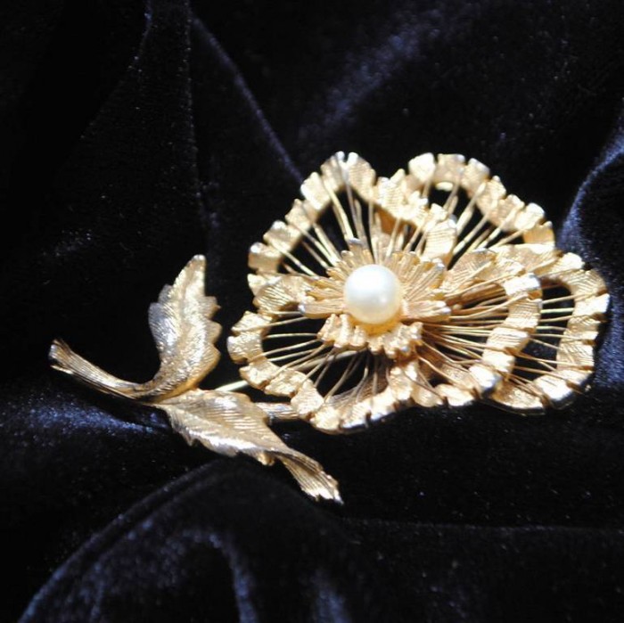 50 Wonderful & Fascinating Pearl Brooches