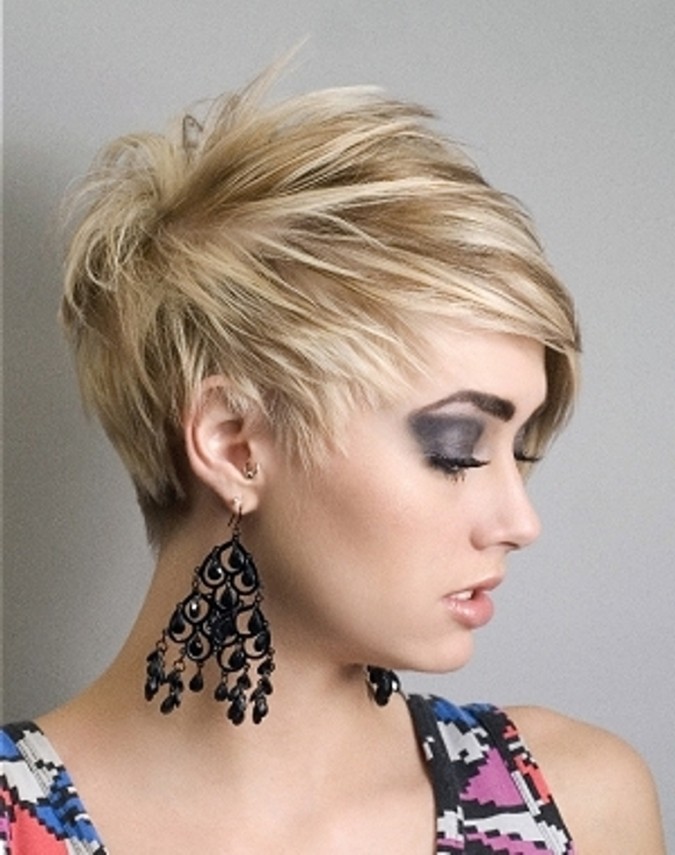 25+ Short Hair Trends for Round Faces Chosen