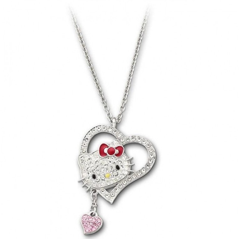 Why Do Women Love Heart Jewelry? | Pouted.com