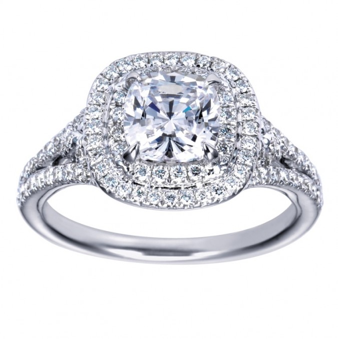 Cushion Cut Engagement Rings For Beautifying Her Finger