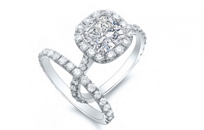 Cushion Cut Engagement Rings For Beautifying Her Finger