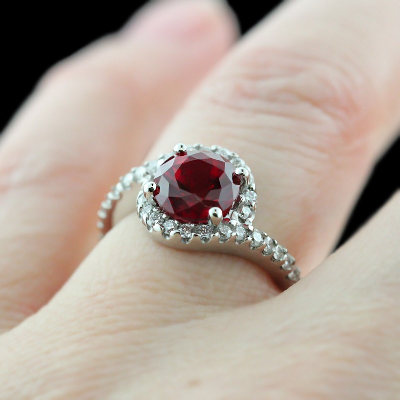 37+ Amazing Engagement Rings With Colored Gemstones | Pouted