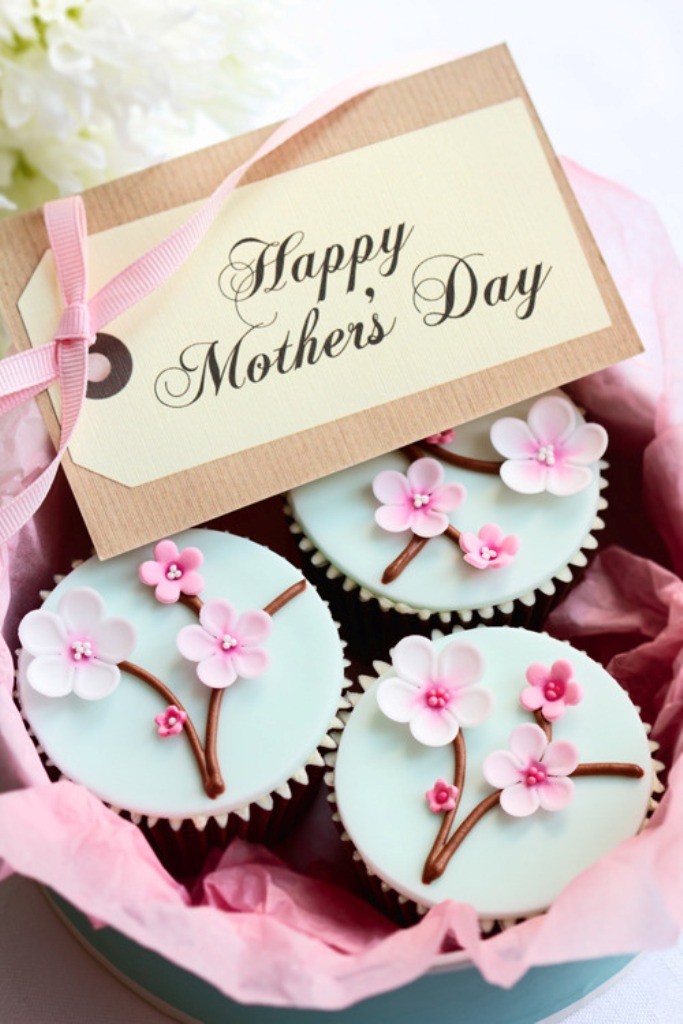 What are traditional Mother's Day gifts?