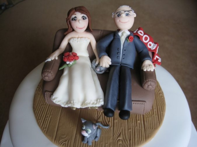 50+ Funniest Wedding Cake Toppers That'll Make You Smile [Pictures ...