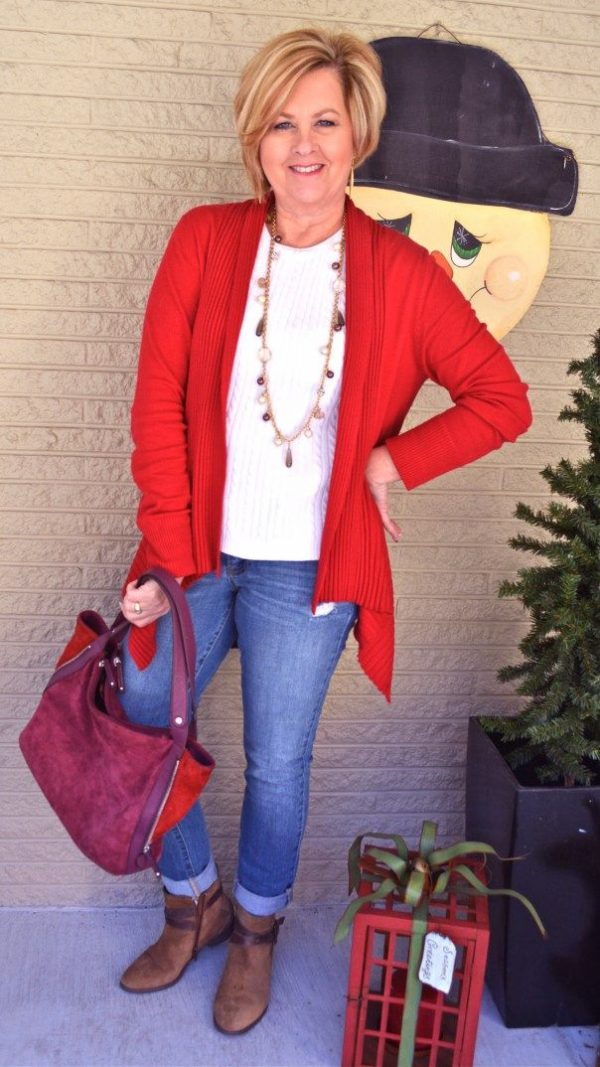 6 Fabulous Outfits For Women Over 40 