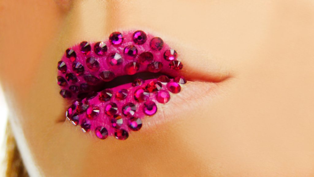 15 Creative Lip Makeup Art Trends 5024