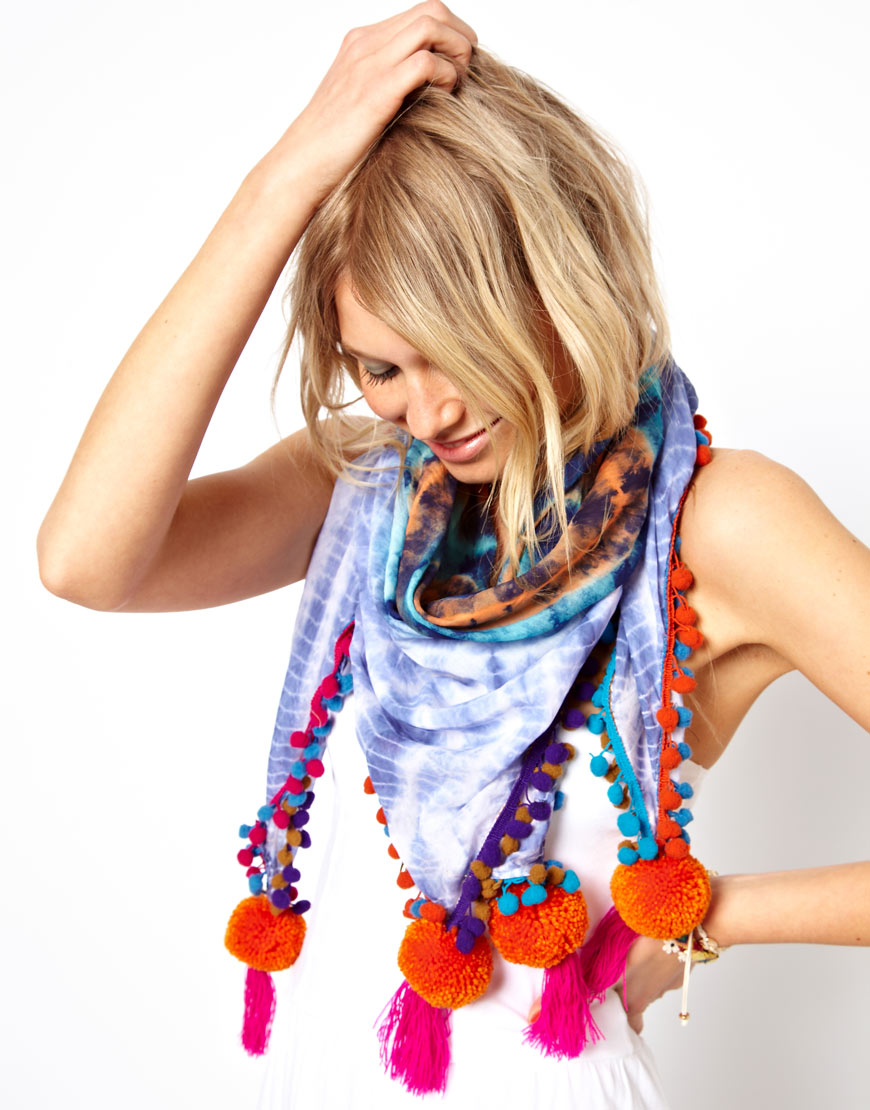 +25 Catchiest Scarf Trends For Women