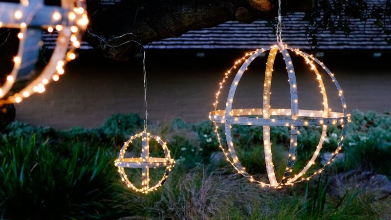 outdoor Christmas light decoration ideas 132 98+ Magical Christmas Light Decoration Ideas for Your Yard - 134