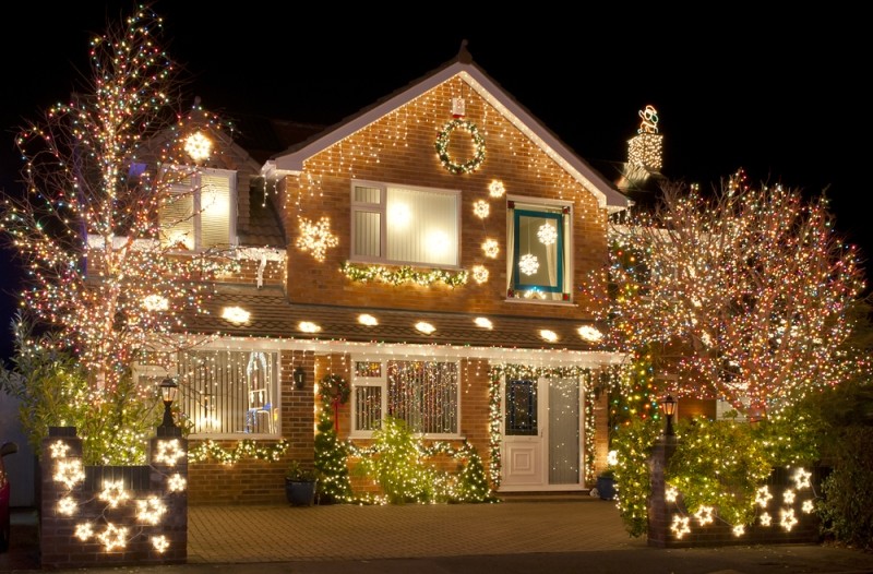 outdoor Christmas light decoration ideas 140 98+ Magical Christmas Light Decoration Ideas for Your Yard - 142