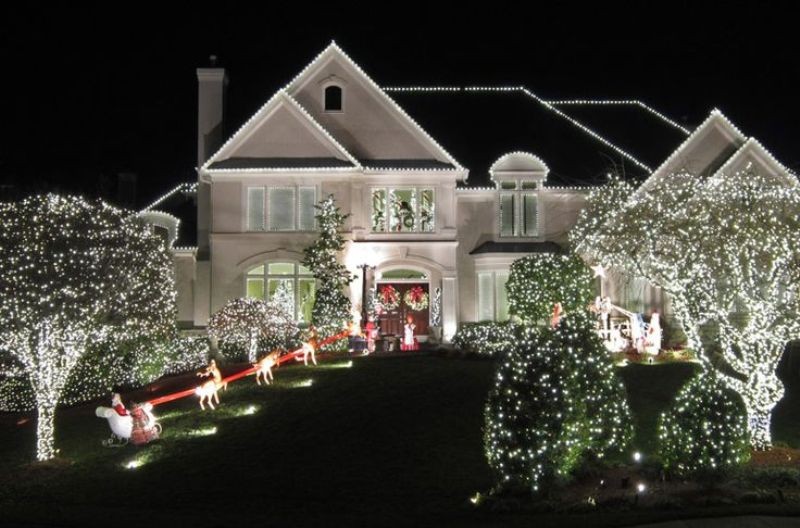 98+ Magical Christmas Light Decoration Ideas for Your Yard | Pouted.com