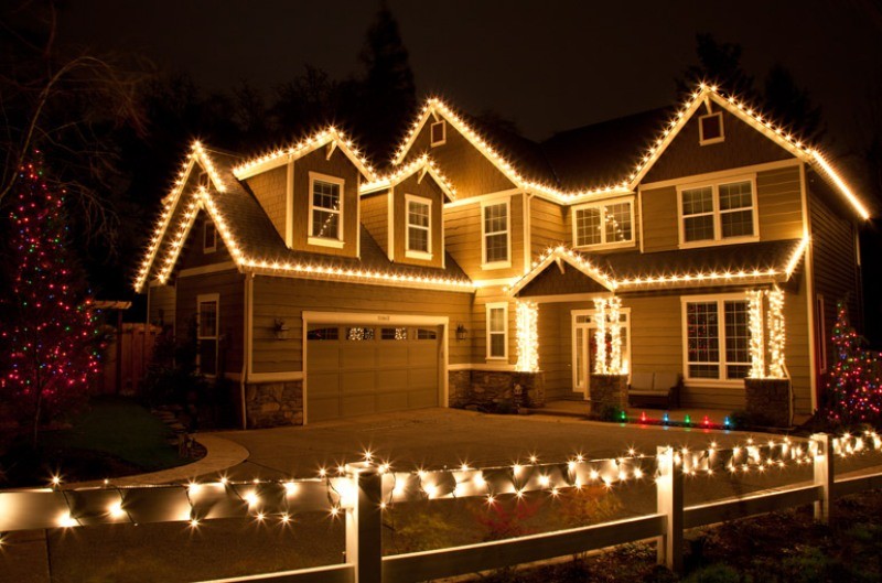 outdoor Christmas light decoration ideas 143 98+ Magical Christmas Light Decoration Ideas for Your Yard - 145