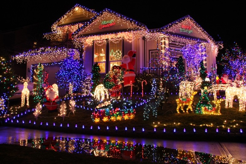 outdoor Christmas light decoration ideas 151 98+ Magical Christmas Light Decoration Ideas for Your Yard - 153