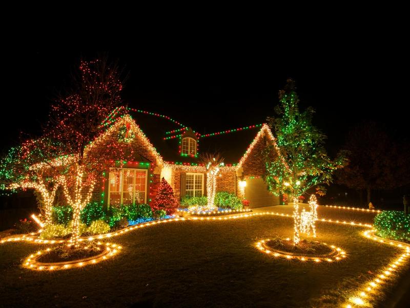 98+ Magical Christmas Light Decoration Ideas for Your Yard