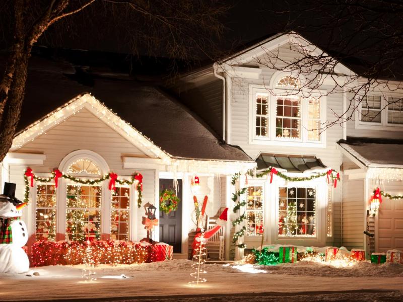 outdoor Christmas light decoration ideas 168 98+ Magical Christmas Light Decoration Ideas for Your Yard - 170