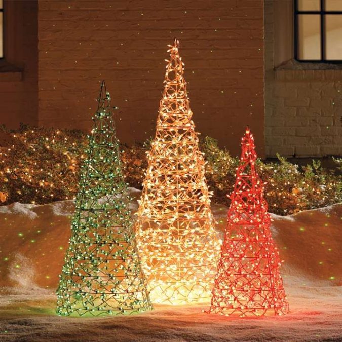 Top 10 Outdoor Christmas Light Ideas for 2021/2022 | Pouted.com