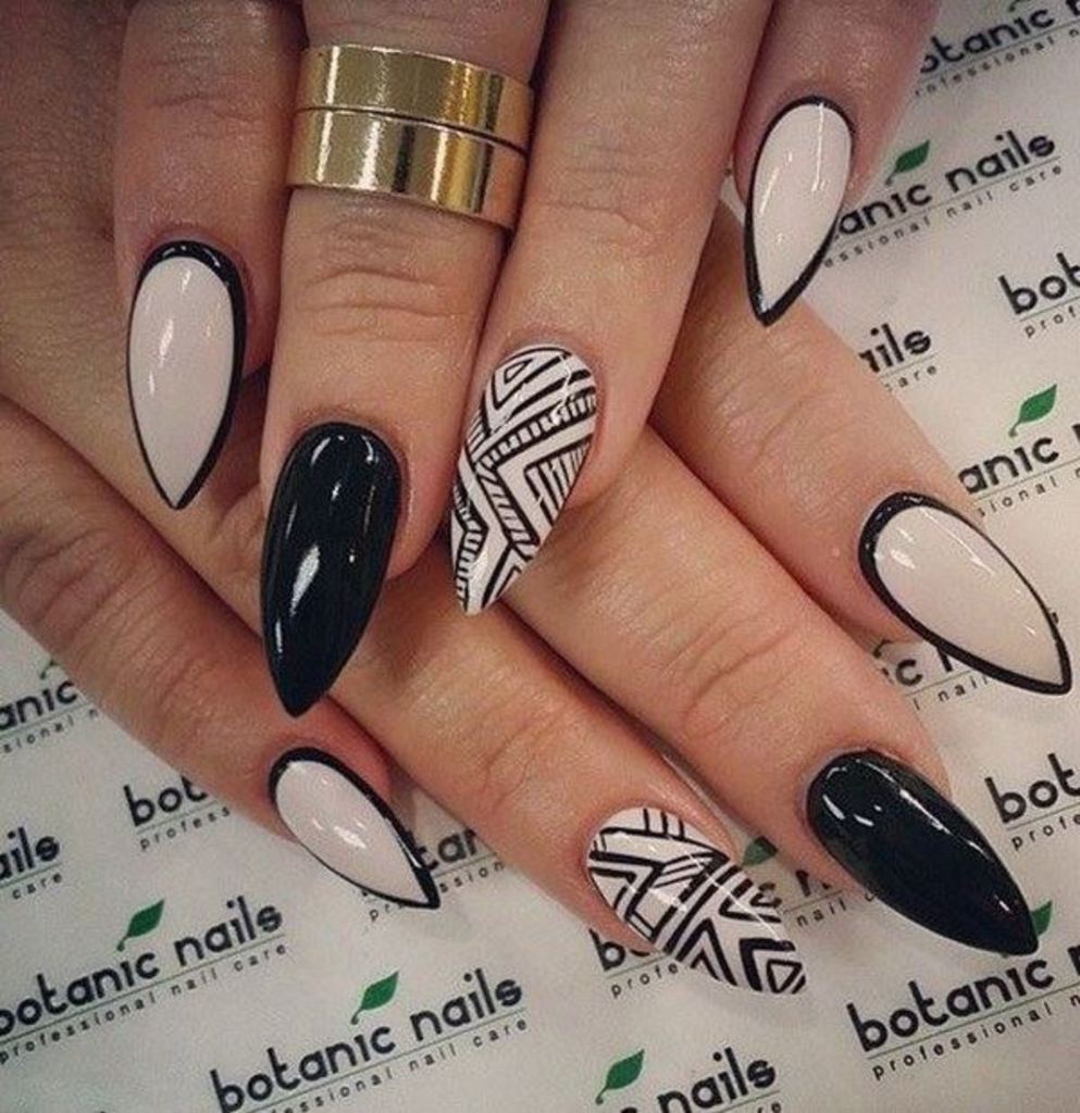 Nails 2022 стилет