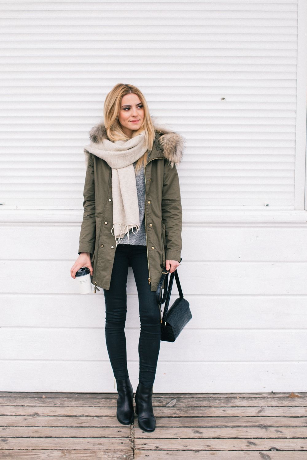 140+ Lovely Women's Outfit Ideas For Winter