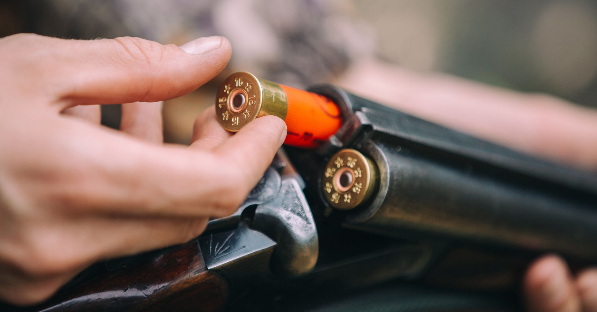 check weapon Top 6 Tips for Your First Time at the Shooting Range - 1