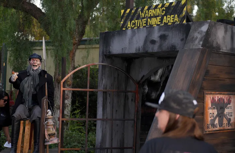 SCARY NEW Knott's scary farm : Top 7 You Need to Know - 8