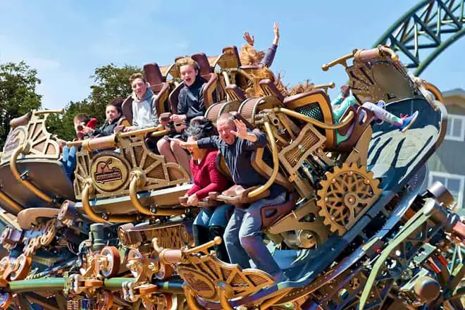 Silver Dollar City 1 "Discover Silver Dollar City: Branson's Top Attraction for Holiday Fun" - 6