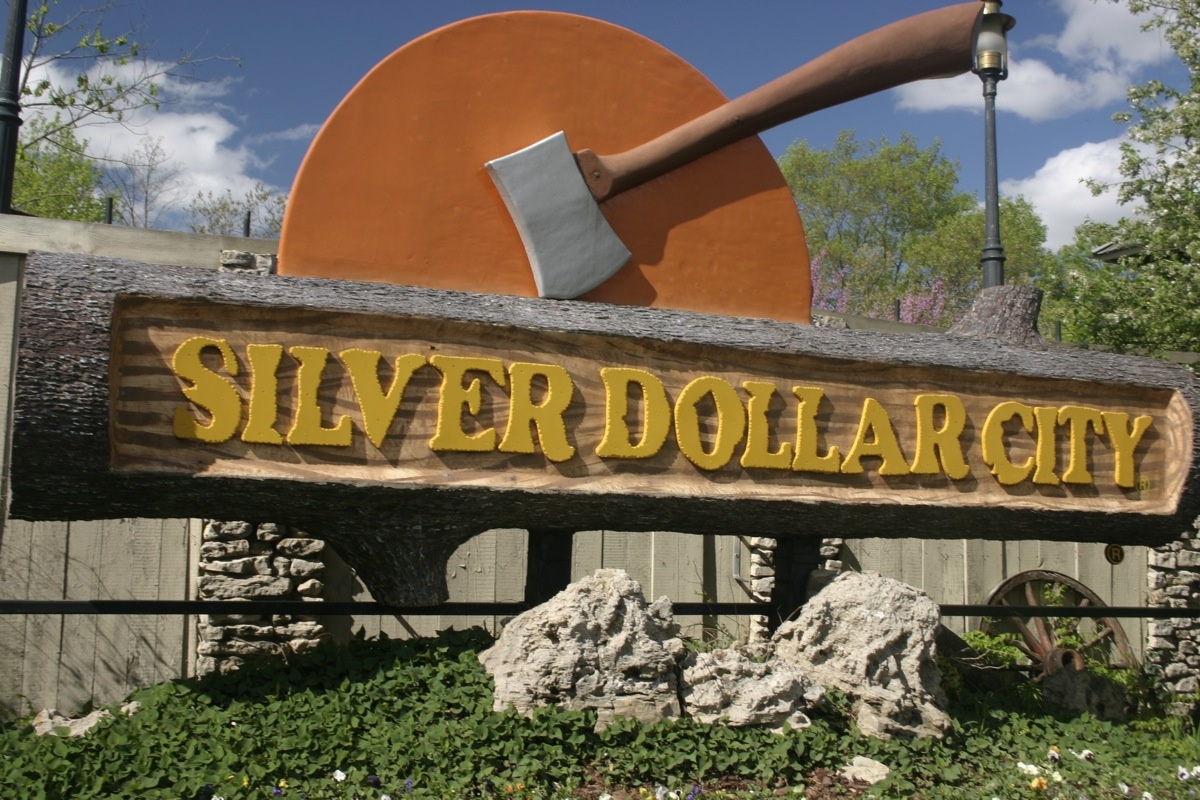 Silver Dollar Cityy 1 "Discover Silver Dollar City: Branson's Top Attraction for Holiday Fun" - 2