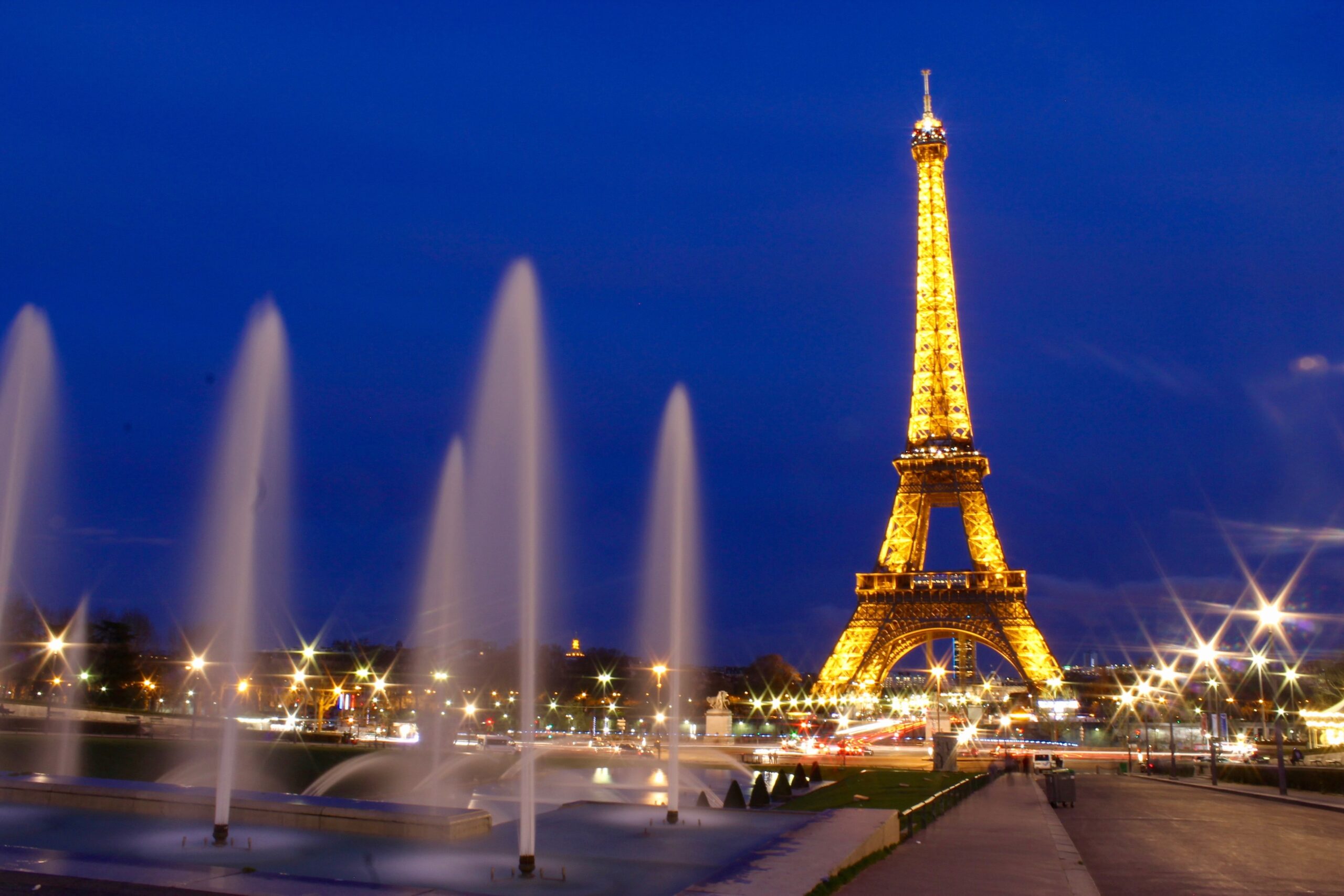 eiffle tower paris Top 10 Tourist Attractions in the World 2025: Must-See Destinations - 4