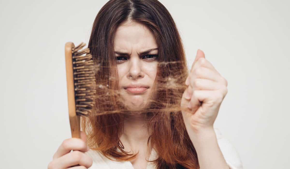 hair loss Top 7 Causes of Hair Loss: Symptoms and Causes of Alopecia - 2