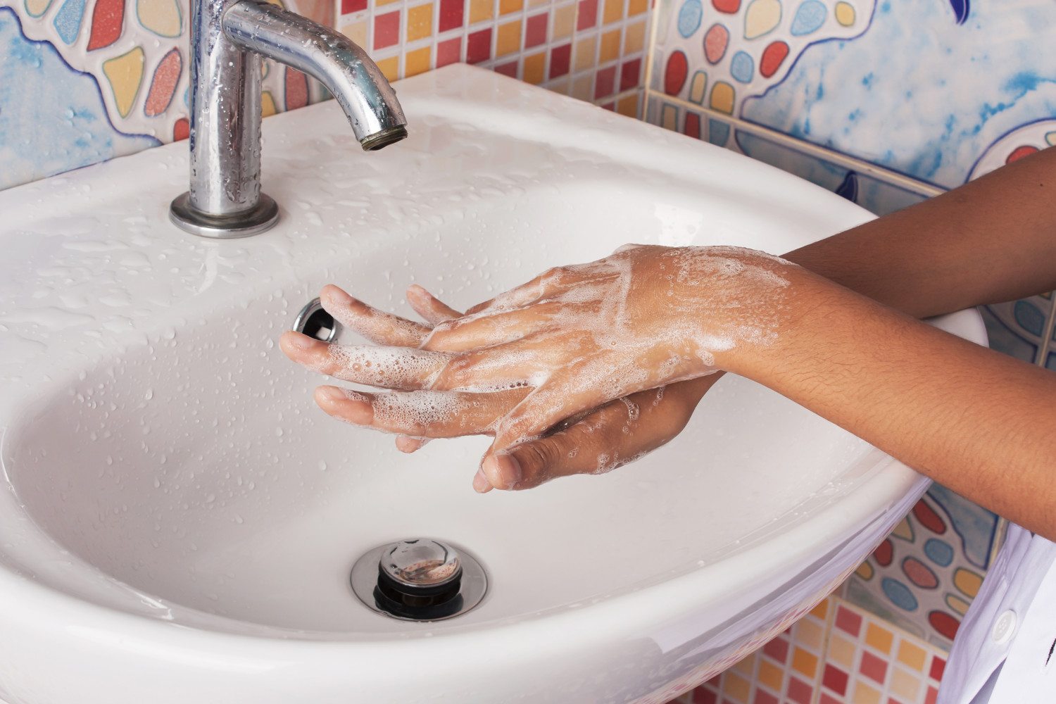 wash hands Top 7 You Need to Know About Influenza: Flu season 2025 - 9