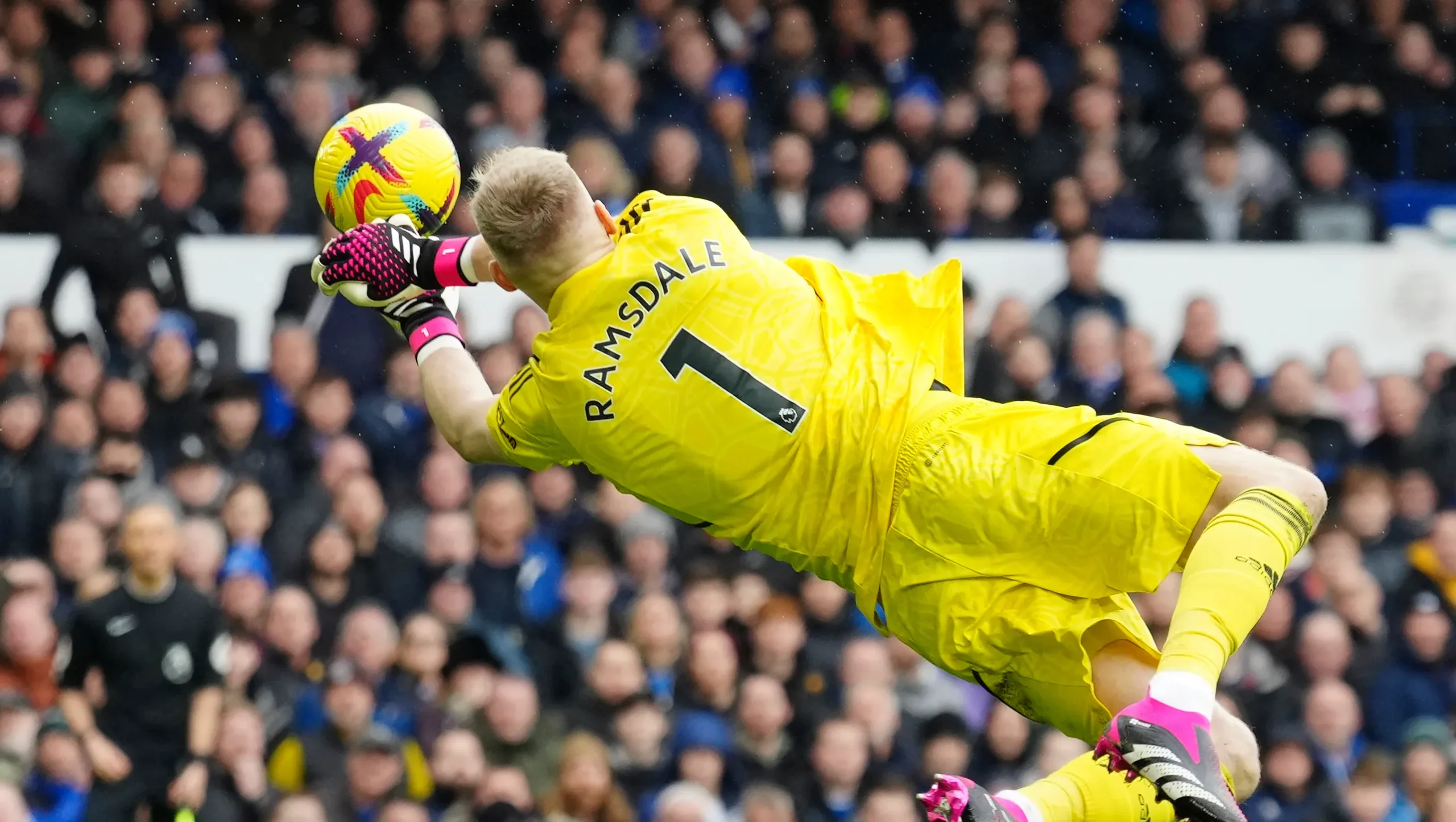 gool keeper scaled Top 7 Best Goalkeepers - World Football Legends - 2