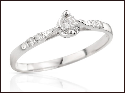 14K White Gold Heart Engagement Ring